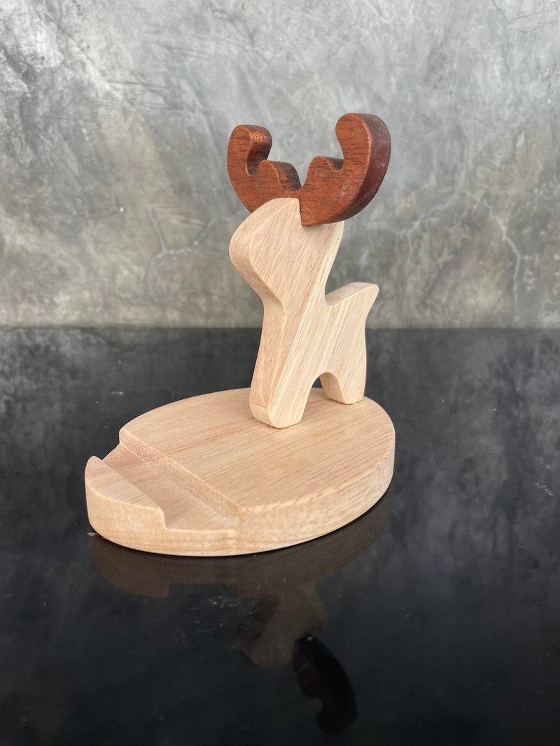 Handmade Wood Phone Stand: Animal Desk Decor. - 手機/平板支架 - 木頭 