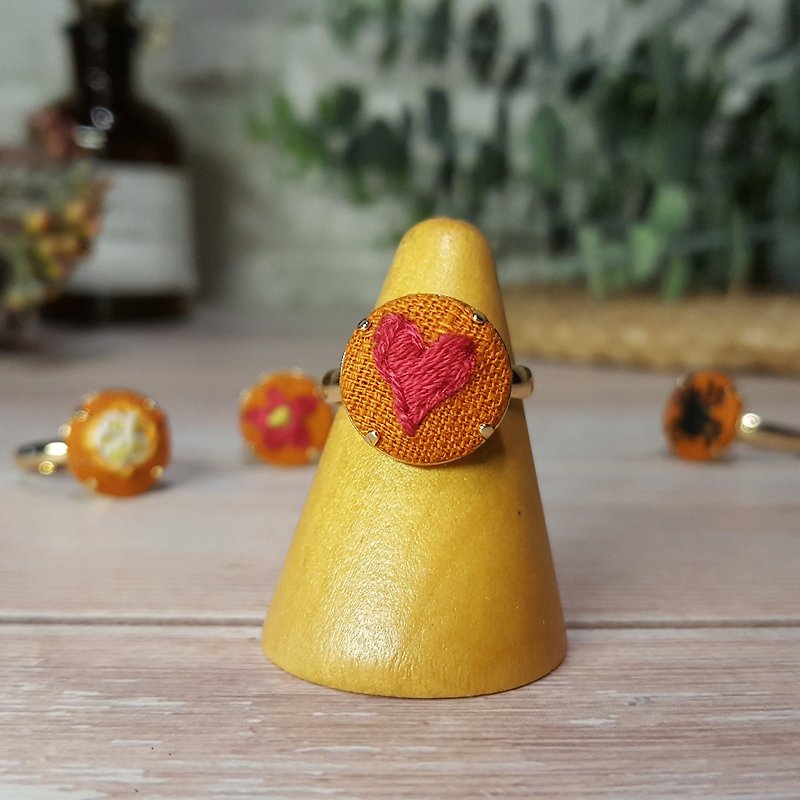 Embroidered cloth ring _ warm maple series _ love heart - General Rings - Thread 