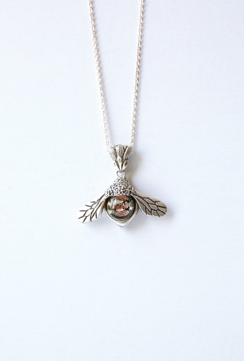 Sterling silver classical handmade glass bee necklace - สร้อยคอ - เงินแท้ สีเงิน