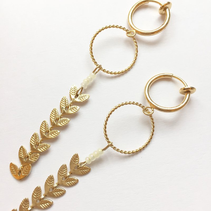 Gold leaf needle / clip earrings - Earrings & Clip-ons - Other Metals Yellow