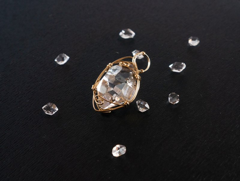 Edith & Jaz • 美國閃靈鑽手繞吊墜 (金色) G4 - 項鍊 - 半寶石 透明