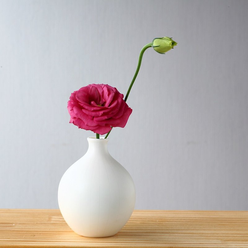 白い磁器の一輪挿し - 花瓶/花器 - 瓷 白色