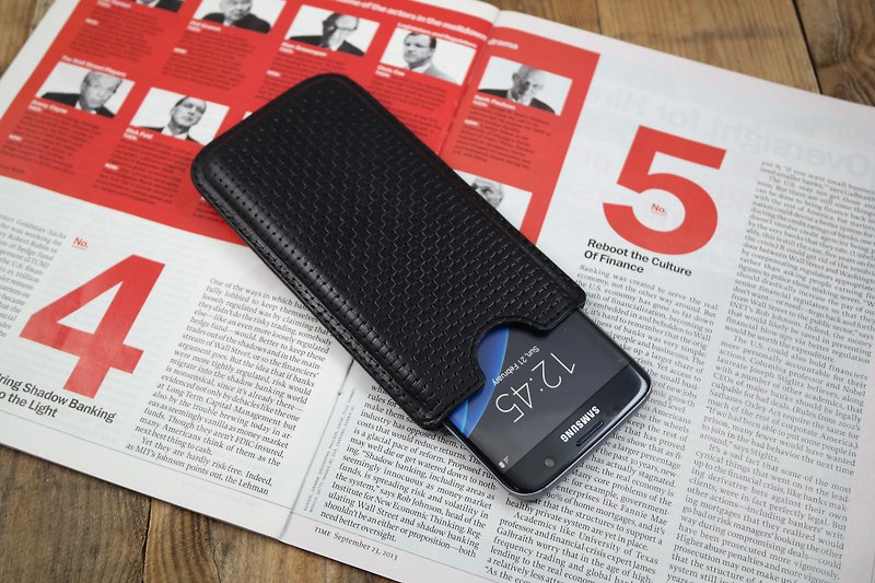 APEE leather handmade ~ plastic phone holster ~ weaving pattern ~ black - อื่นๆ - หนังแท้ สีดำ