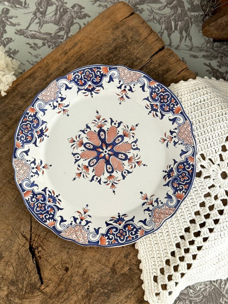 40738- Stunning French antique hand-painted decorative art style plate 26cm - จานและถาด - เครื่องลายคราม 