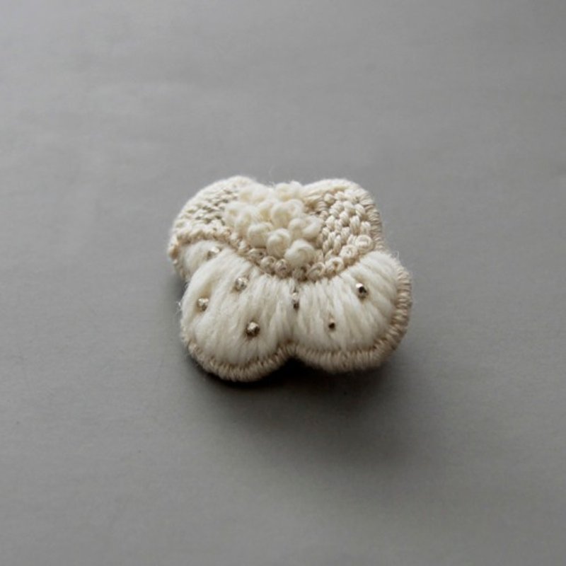 everyday brooch no.15 - เข็มกลัด - โลหะ 