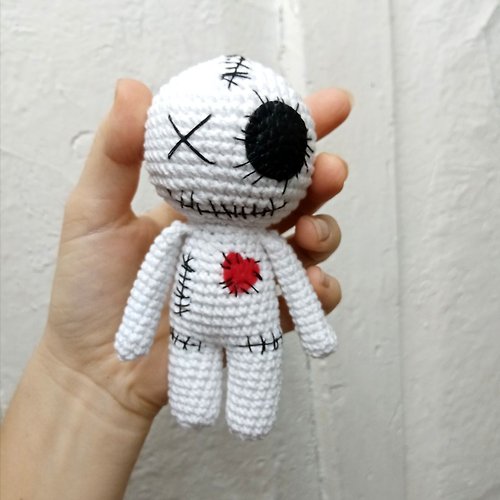 FunnyToys Voodoo doll crochet white, Halloween decor, car accessories, voodoo keychain