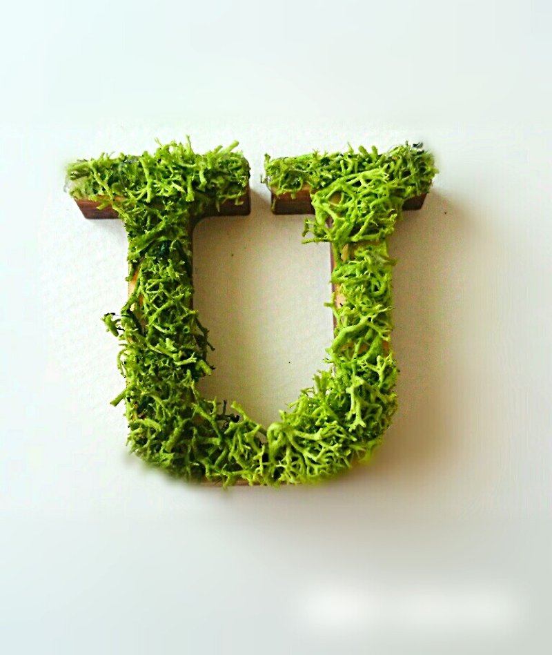 木製アルファベットオブジェ(モス)5cm/U×1点 - 置物 - 木製 グリーン
