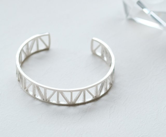 幾何学 バングル シルバー925 - Shop cloud-jewelry Bracelets - Pinkoi