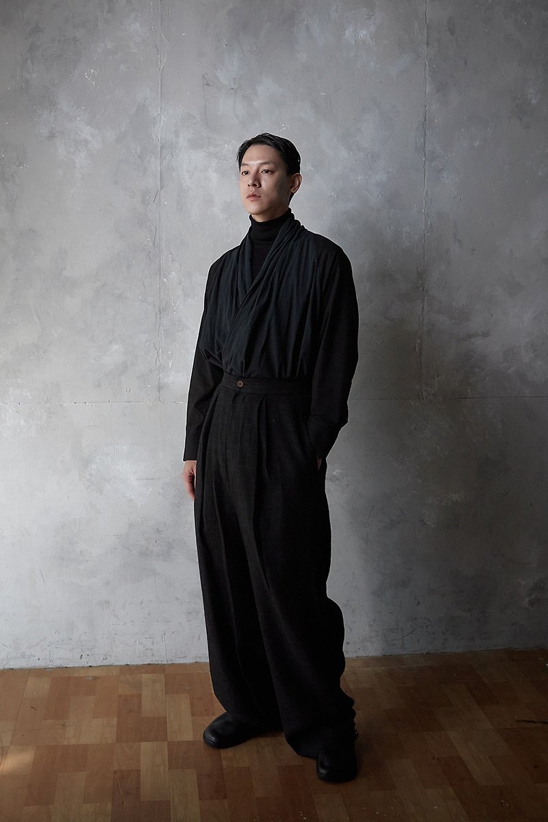 Karma Long Coat Black Ultramarine Blouse - เสื้อโค้ทผู้ชาย - ผ้าฝ้าย/ผ้าลินิน สีดำ