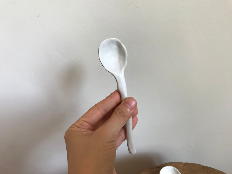 Ceramic spoon - 餐具/刀叉湯匙 - 陶 白色