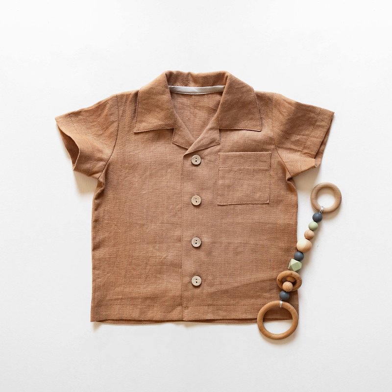 キッズリネンシャツ、トドラーボーイズシャツ、オーガニックリネンの子供服 - トップス・Tシャツ - フラックス ブラウン