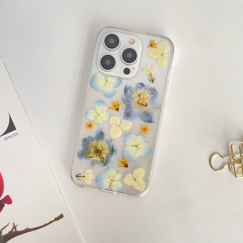 Natural Blue White Real Flower Phone Case for iPhone 16 Pro Max Samsung S25 A35 - เคส/ซองมือถือ - พืช/ดอกไม้ 