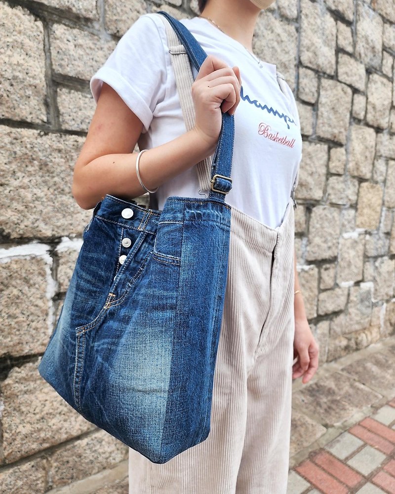 (Customized) Jeans Transformation Diagonal Shoulder Bag - กระเป๋าถือ - วัสดุอื่นๆ 