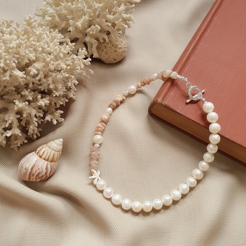 Half Pearl Half Peach Moonstone Choker | Beige Necklace | Toggle Necklace - 項鍊 - 寶石 白色