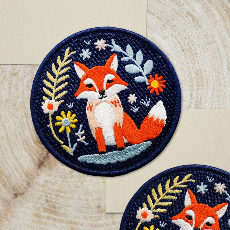 Round armband-little fox - Knitting, Embroidery, Felted Wool & Sewing - Thread 