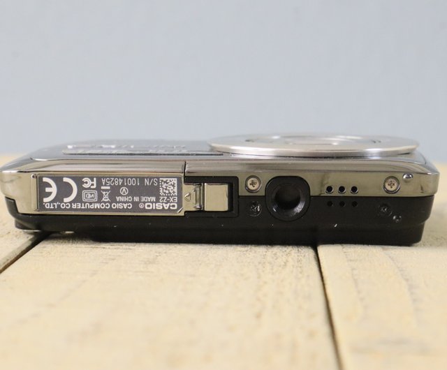 完動品】CASIO EXILIM EX-Z2 コンパクトデジタルカメラ S/N