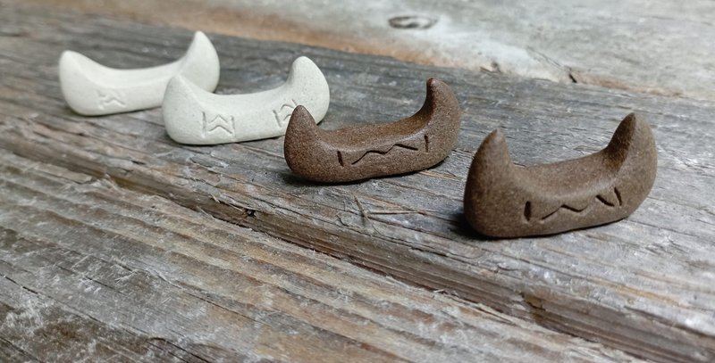 手捏陶製雅美拼板舟小船 可當筷架、筆架、聖木架 - 筷子/筷架 - 陶 