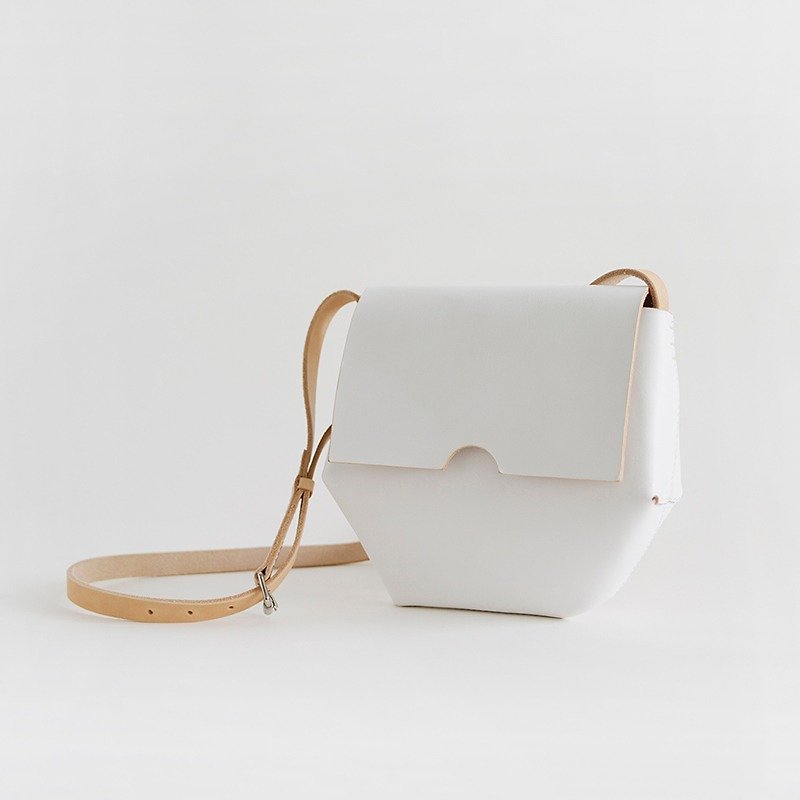 Blanc JOYDIVISION white tanned leather heart-shaped hand-bags saddle bag female shoulder messenger handbag - กระเป๋าแมสเซนเจอร์ - หนังแท้ ขาว