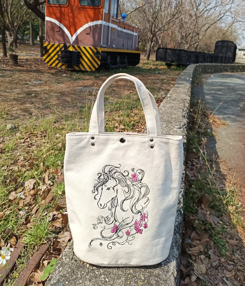 Horse embroidery small handbag embryo cloth bag handbag - กระเป๋าถือ - ผ้าฝ้าย/ผ้าลินิน 