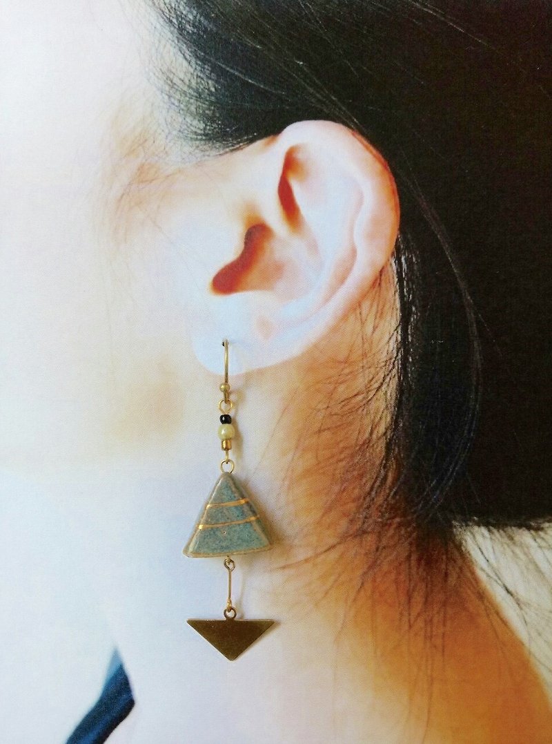 Triangular Pottery Earrings - ต่างหู - ดินเผา สีเขียว