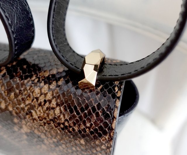 Trendy brand APC genuine leather imitation snake print black