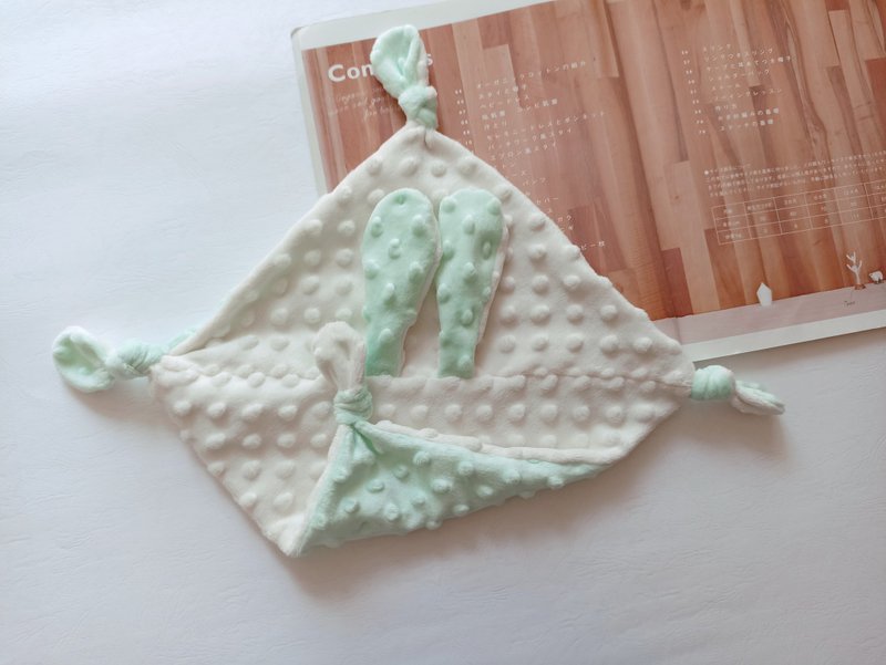 [Shipping within 5 days] Rabbit and Rabbit Ear Soothing Cloth to Soothe Doll, Bean Flannel Cloth to Soothe Baby - ผ้ากันเปื้อน - ผ้าฝ้าย/ผ้าลินิน หลากหลายสี