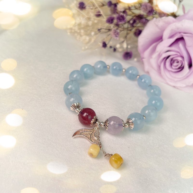 Creativity/Clear Thoughts//Ocean Legend Fish Tail Aquamarine Crystal Bracelet - สร้อยข้อมือ - คริสตัล 