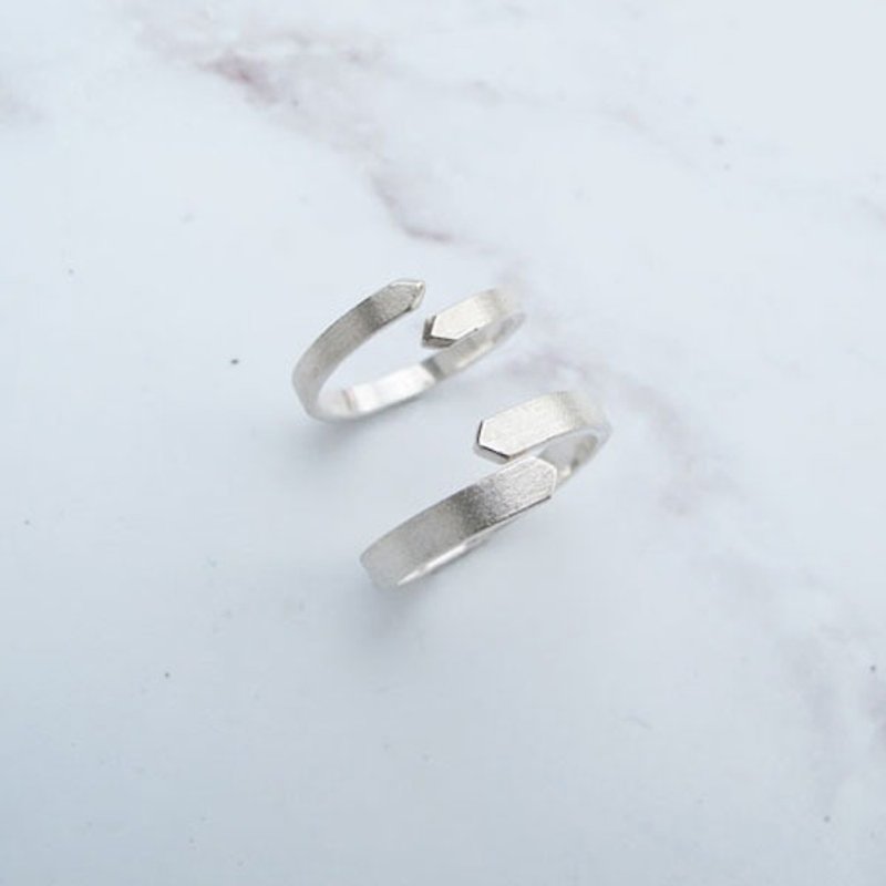 [Handmade Custom Rings] Point to You and Me | Sterling Silver Couple Rings | - แหวนคู่ - เงินแท้ สีเงิน