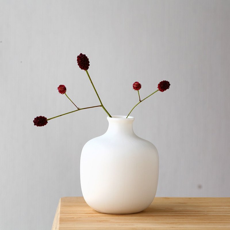 白い磁器の一輪挿し - 花瓶/花器 - 陶 白色