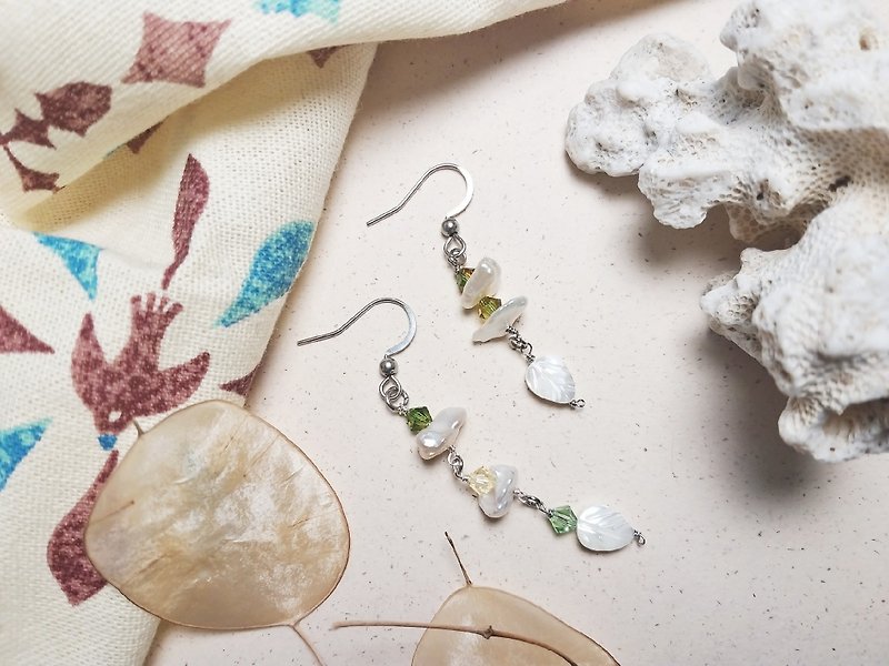 -Deep mountain old forest-Leaf shell X Swarovski crystal earrings (all stainless steel) - Earrings & Clip-ons - Stainless Steel Green