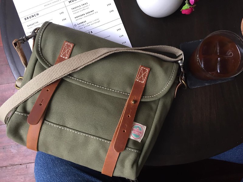 New Olive Mini Messenger Bag / Canvas Satchel Bag Vintage Style - กระเป๋าแมสเซนเจอร์ - ผ้าฝ้าย/ผ้าลินิน สีเขียว