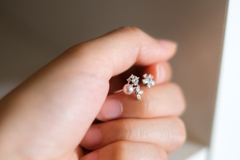 Blossom of Flower - pearl Sterling Silver CZ stone Ring - แหวนทั่วไป - เงินแท้ สีทอง