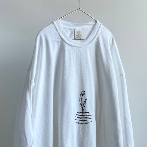 wagdog Garment dye long sleeve t-shirt / white / unisex / TULIP