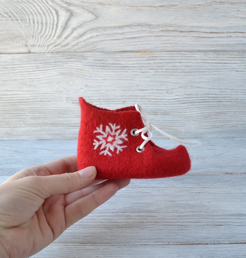 Felted wool red baby booties Newborn lace shoes slippers Baby shower gift - Baby Shoes - Wool Red