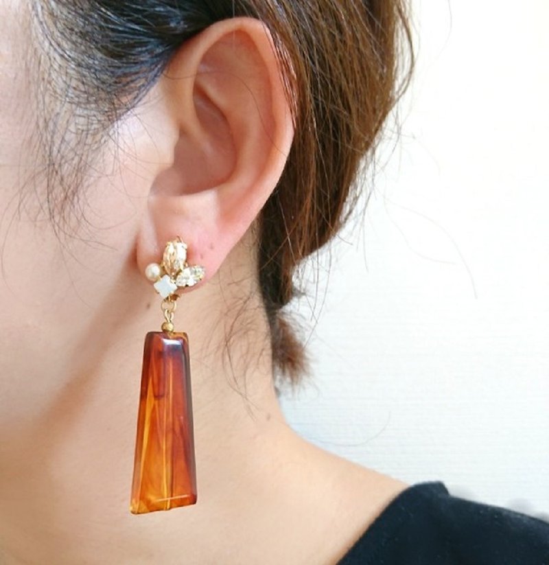 Tortoiseshell x bijou Clip-On, earrings - Earrings & Clip-ons - Other Metals Brown