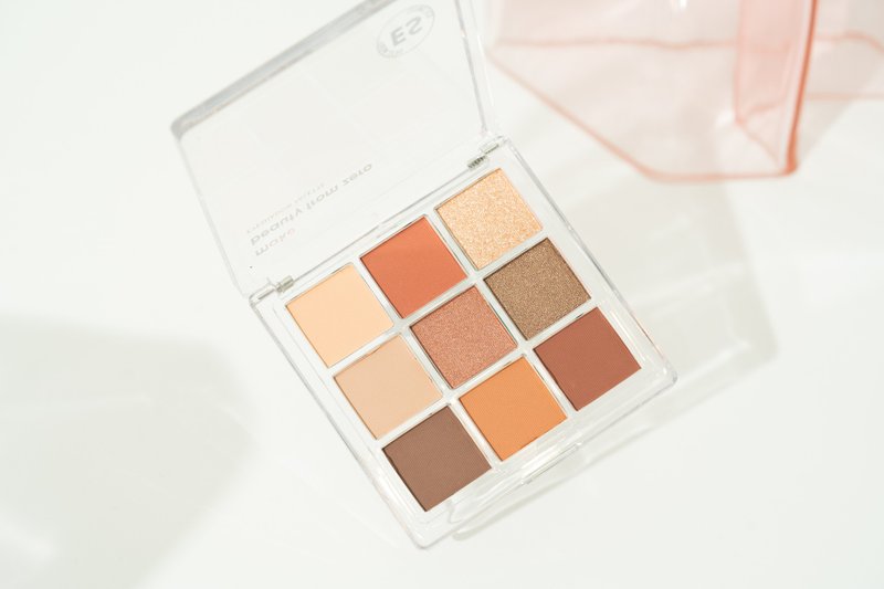 Nine Color Eyeshadow Palette-Falling leaves - Eye Makeup - Other Materials Brown