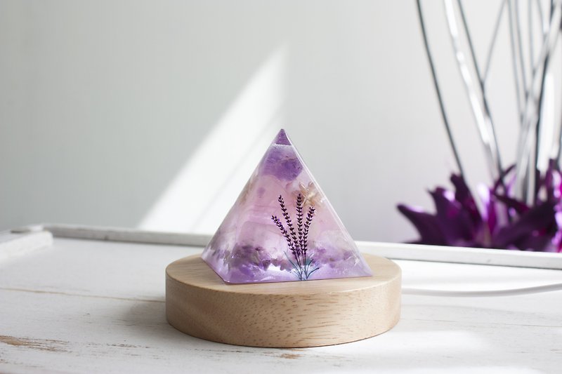 Lavender Amethyst Night Light Natural Stone Atmosphere Lamp Handmade Gift Home Decoration - โคมไฟ - คริสตัล สีม่วง