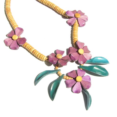 panic-art-market Vintage wooden purple flower necklace