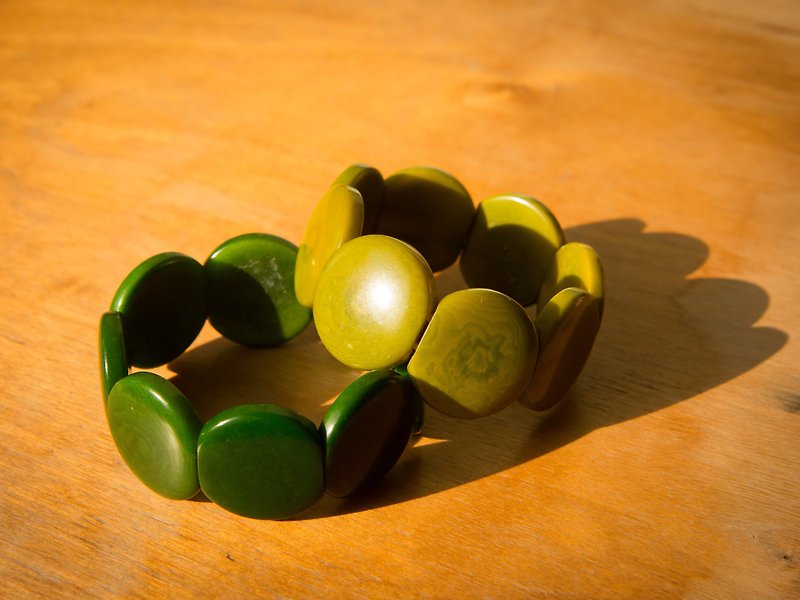 Vista [information], South America, Tagua ivory fruit bracelet - small round section, a total of two colors - สร้อยข้อมือ - พืช/ดอกไม้ 