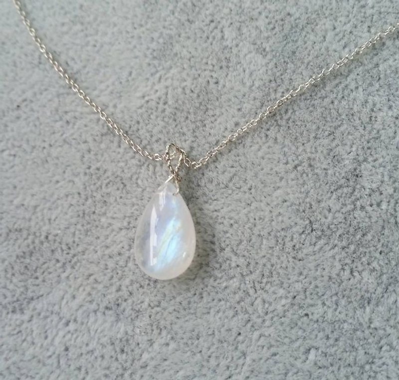 Stone number 76 ~ large size semi-vitreous double-sided strong color light moon stone pure silver clavicle necklace Stone number 76, 15mm moonstone - 925 silver necklace - สร้อยคอ - เครื่องเพชรพลอย สีน้ำเงิน