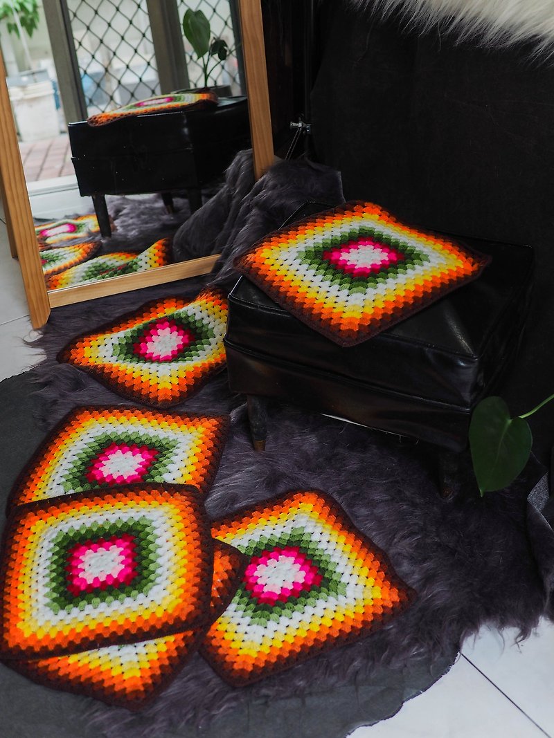 ヒロシマ幾何学的な正方形と温かい手織りアンティークカラーユニバーサル織りマットビンテージ - 絨毯・カーペット - ポリエステル 多色