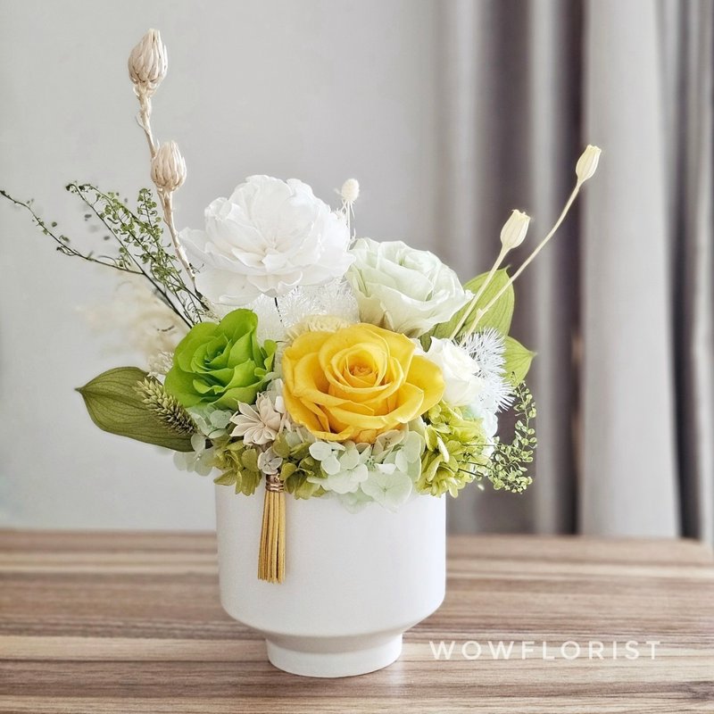 | Everlasting flower gift | White, yellow and green contrasting eternal flower gift table flowers - Dried Flowers & Bouquets - Plants & Flowers Yellow