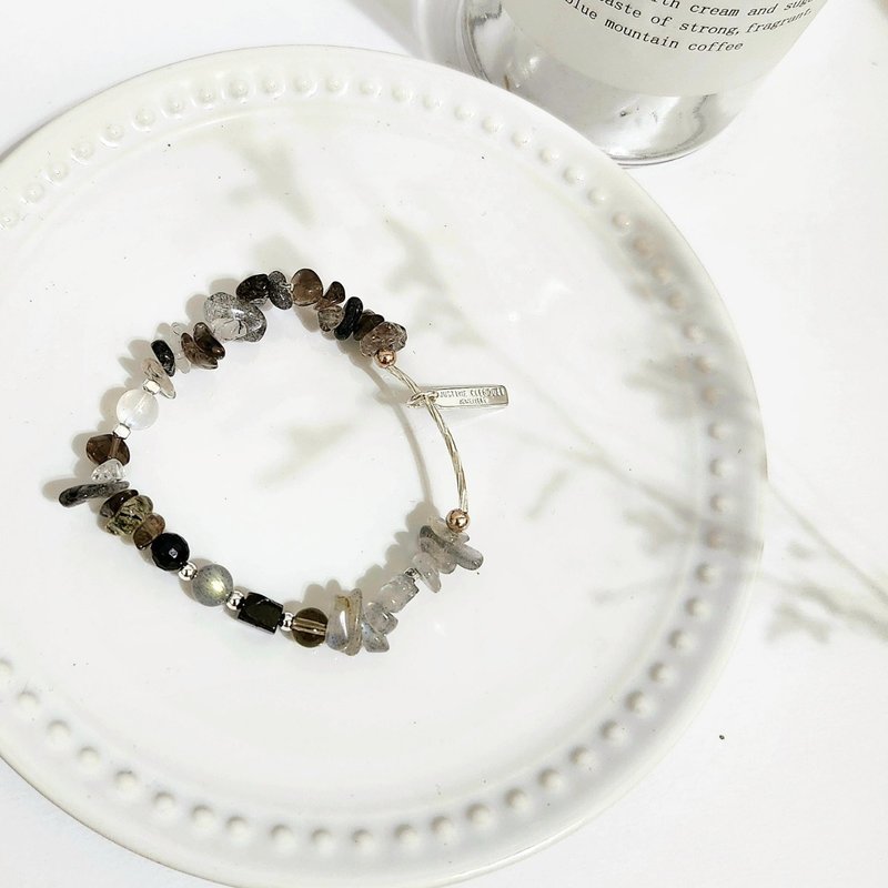 Moonlight on a gray night/absorb negative energy, crystal to protect against villains/labradorite/black hair crystal/black tourmaline/tea - Bracelets - Crystal Black