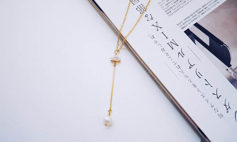 White - short-chain - semicircle Stone freshwater pearl short chain - Necklaces - Other Metals Gold