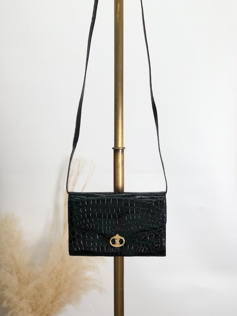 【 日本直送　名牌中古包 】CELINE セリーヌ ショルダーバッグ ブラック トリオンフ クロコ型押し レザー vintage ヴィンテージ  pedgvn - 側背包/斜背包 - 木頭 黑色