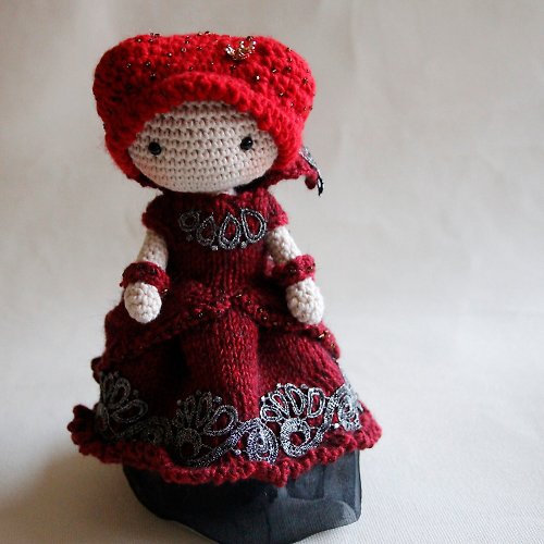 布。棉花 小美娃娃 紅心皇后 愛麗絲夢遊仙境, 大紅奢華禮服