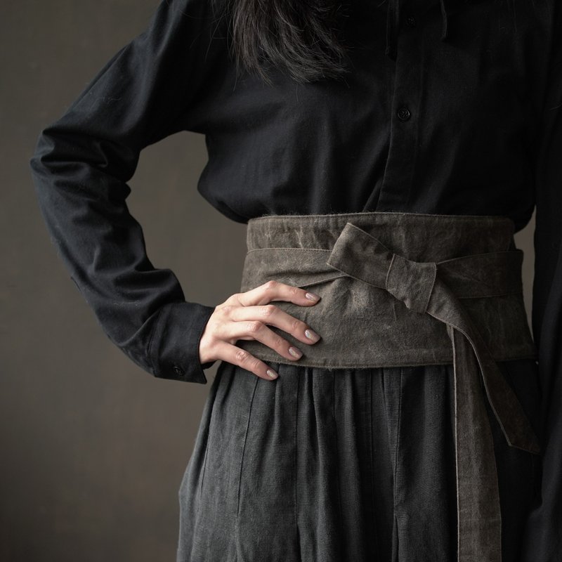 Yak wool/persimmon dyed cloth・belly/girdle - Other - Other Materials Gray