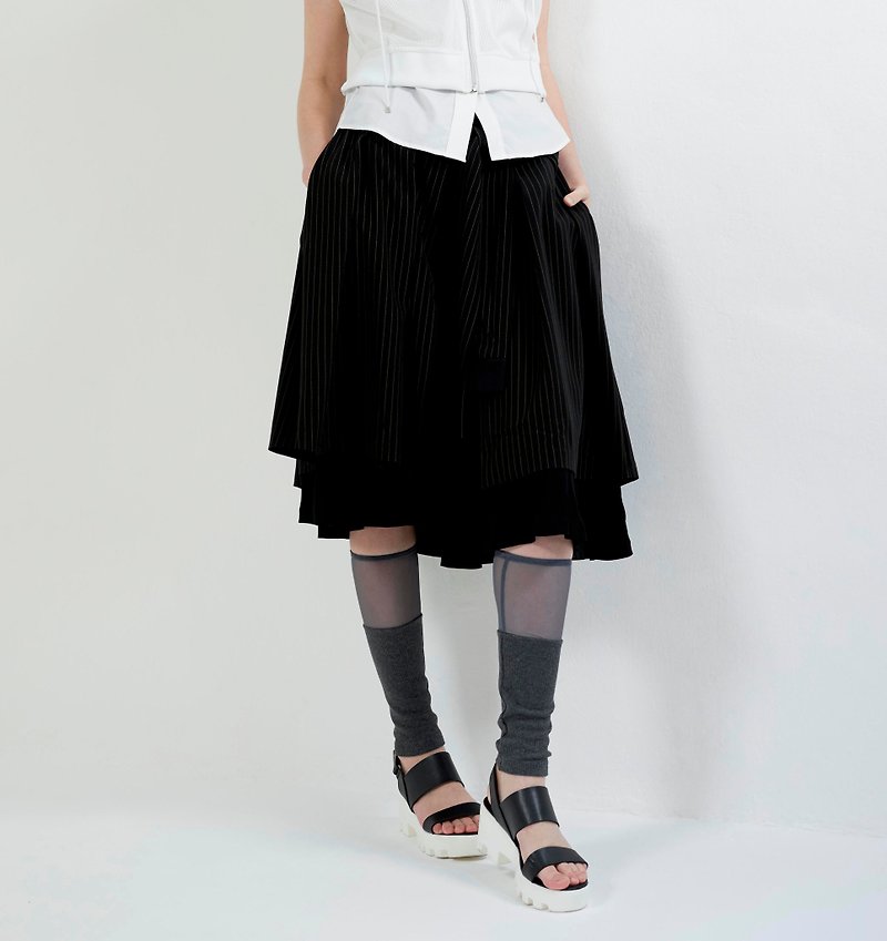 設計師品牌FromClothingOf-雙層綁帶半截裙褲 - 女長褲 - 其他材質 黑色