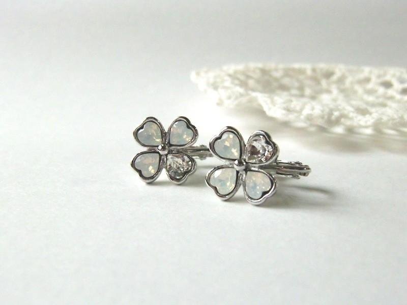 Milky Clover Silver - Earrings & Clip-ons - Glass Silver