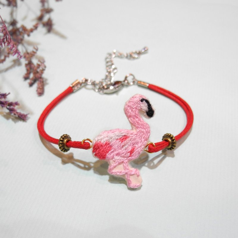 療癒系刺繡紅鶴 手鍊 紅線 手工刺繡 - 手鍊/手環 - 繡線 紅色